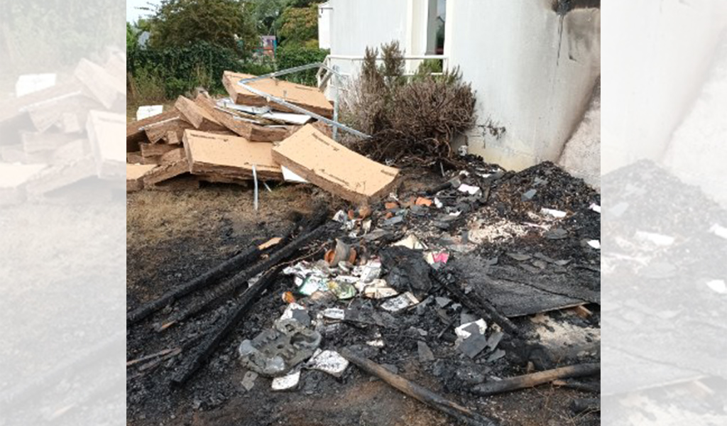 Nettoyage sur le site incendié du P’tit Tati